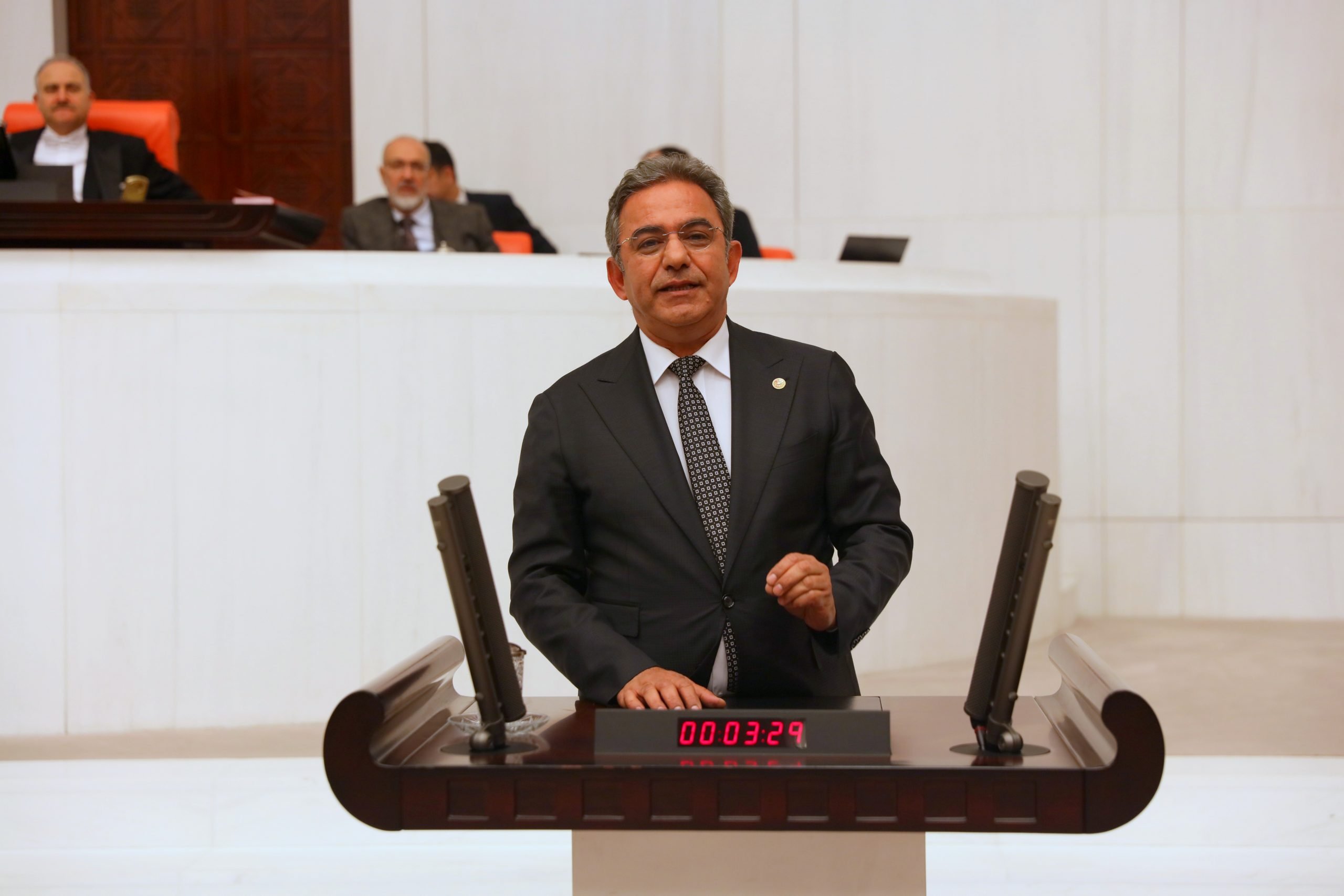 CHP'li Budak: 'Asgari ücretli müzeye gitmesin mi?'