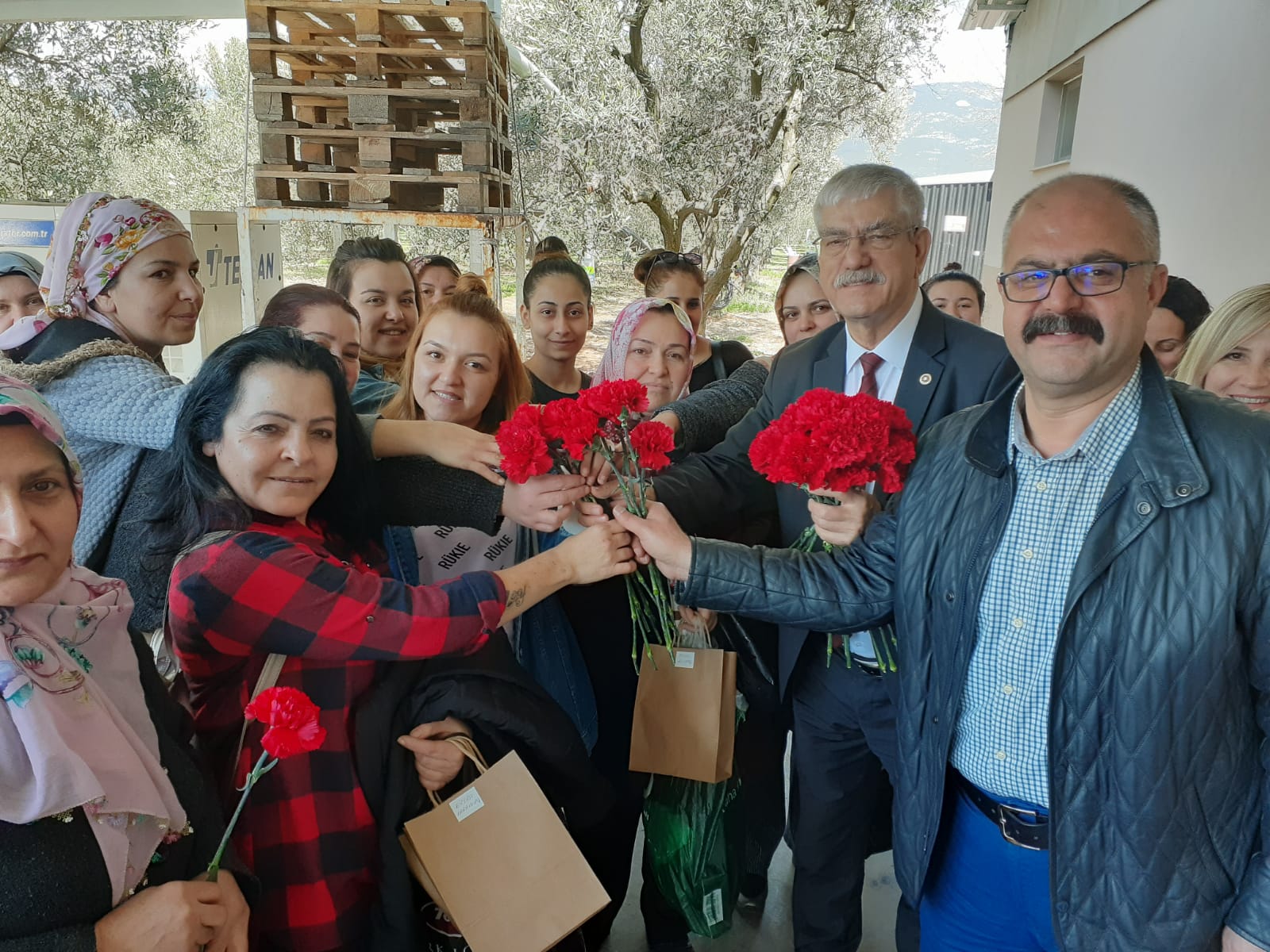 'Kadınların haklı mücadelelerinin her zaman destekçisiyiz'