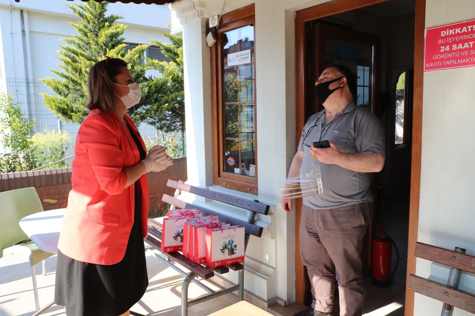 Başkan Hürriyet'ten taksicilere sağlık kiti desteği