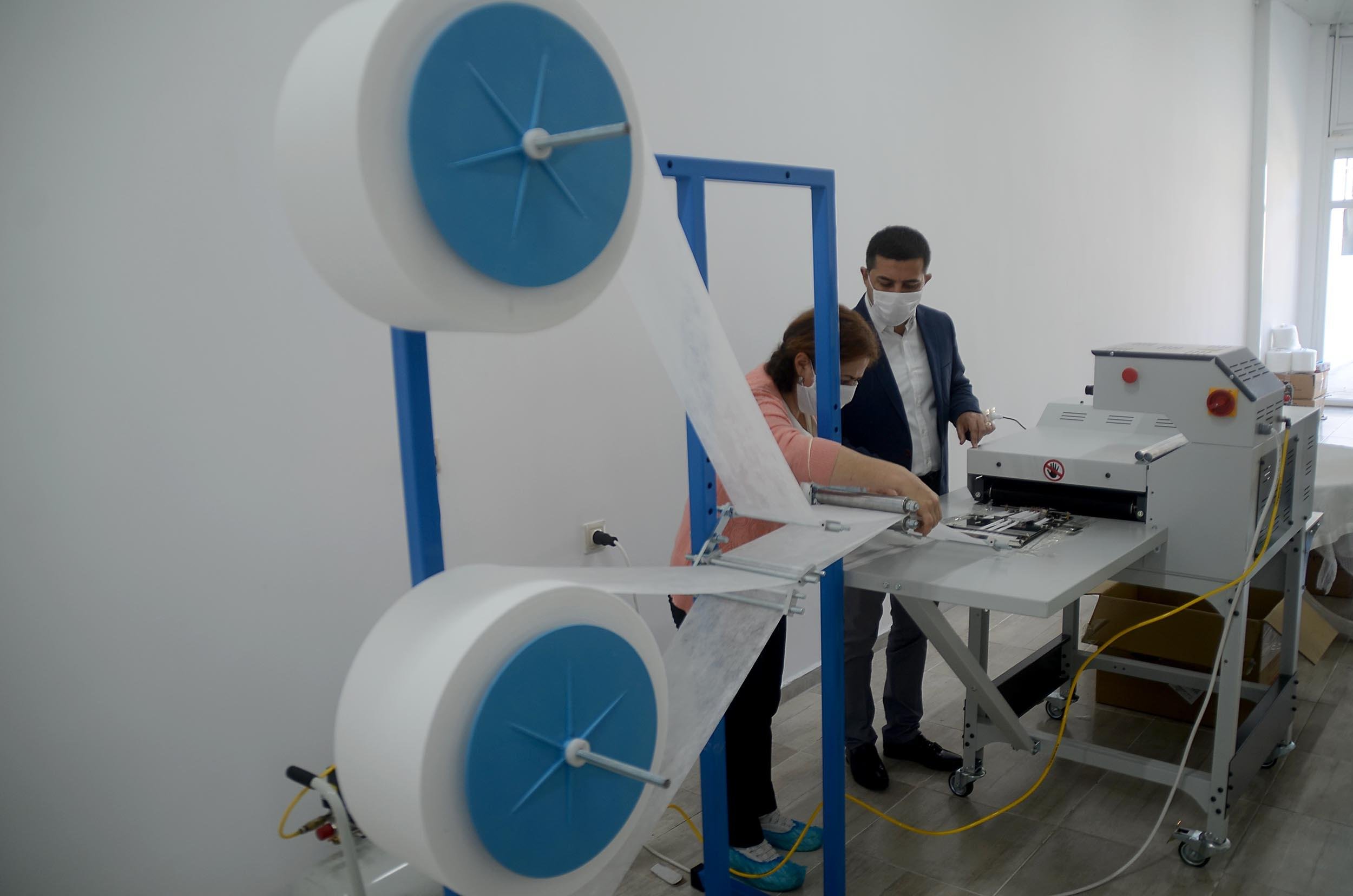 Kuşadası kendi maskesini üretmeye başladı