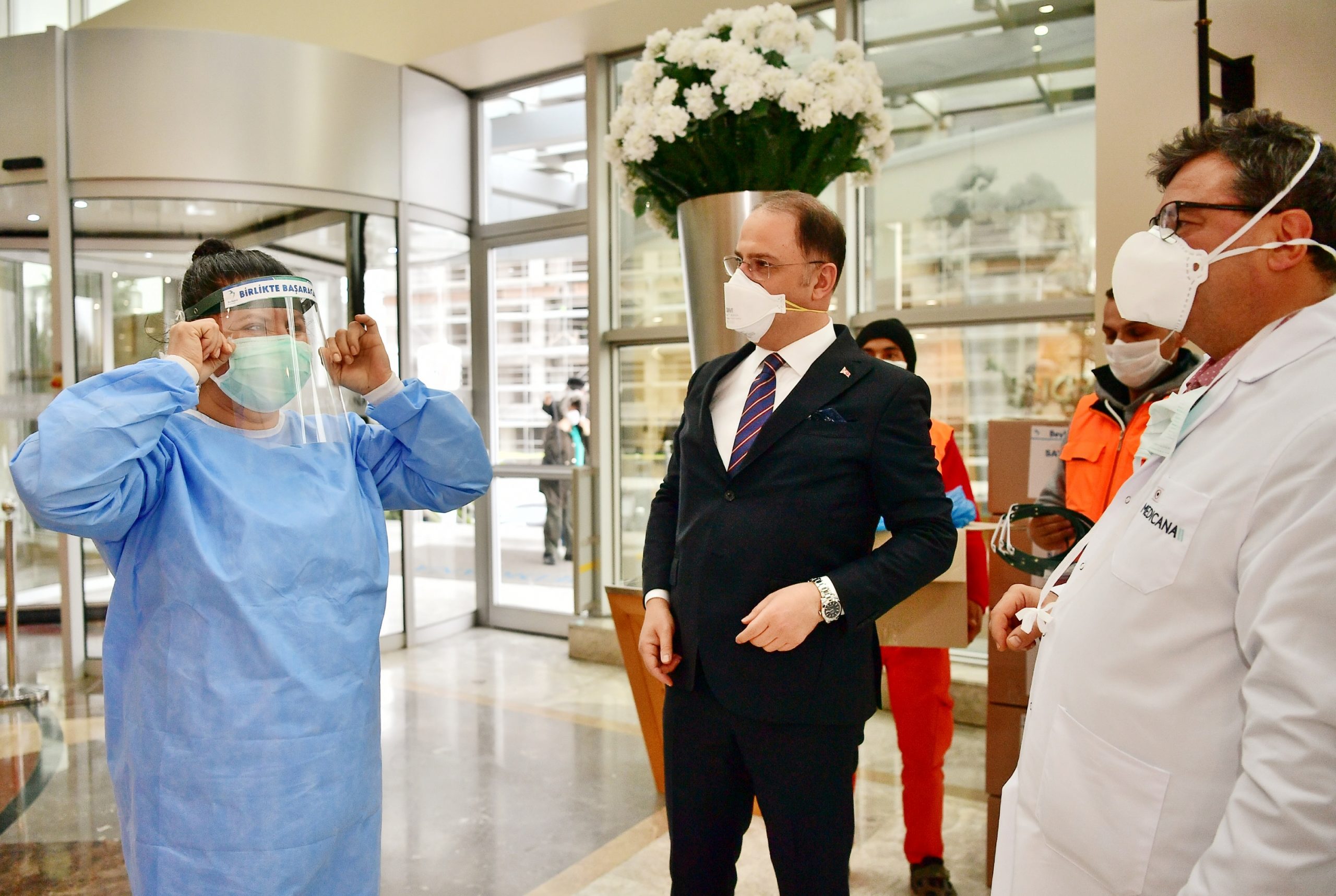 Beylikdüzü Belediyesi'nden sağlık çalışanlarına 3 bin siperlik