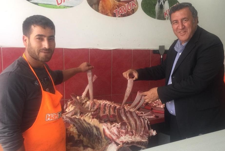 'Et fiyatlarındaki artış neden önlenemiyor?'