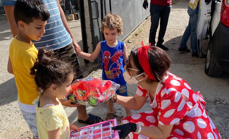 Seyhan'dan çocuklara bayram hediyesi