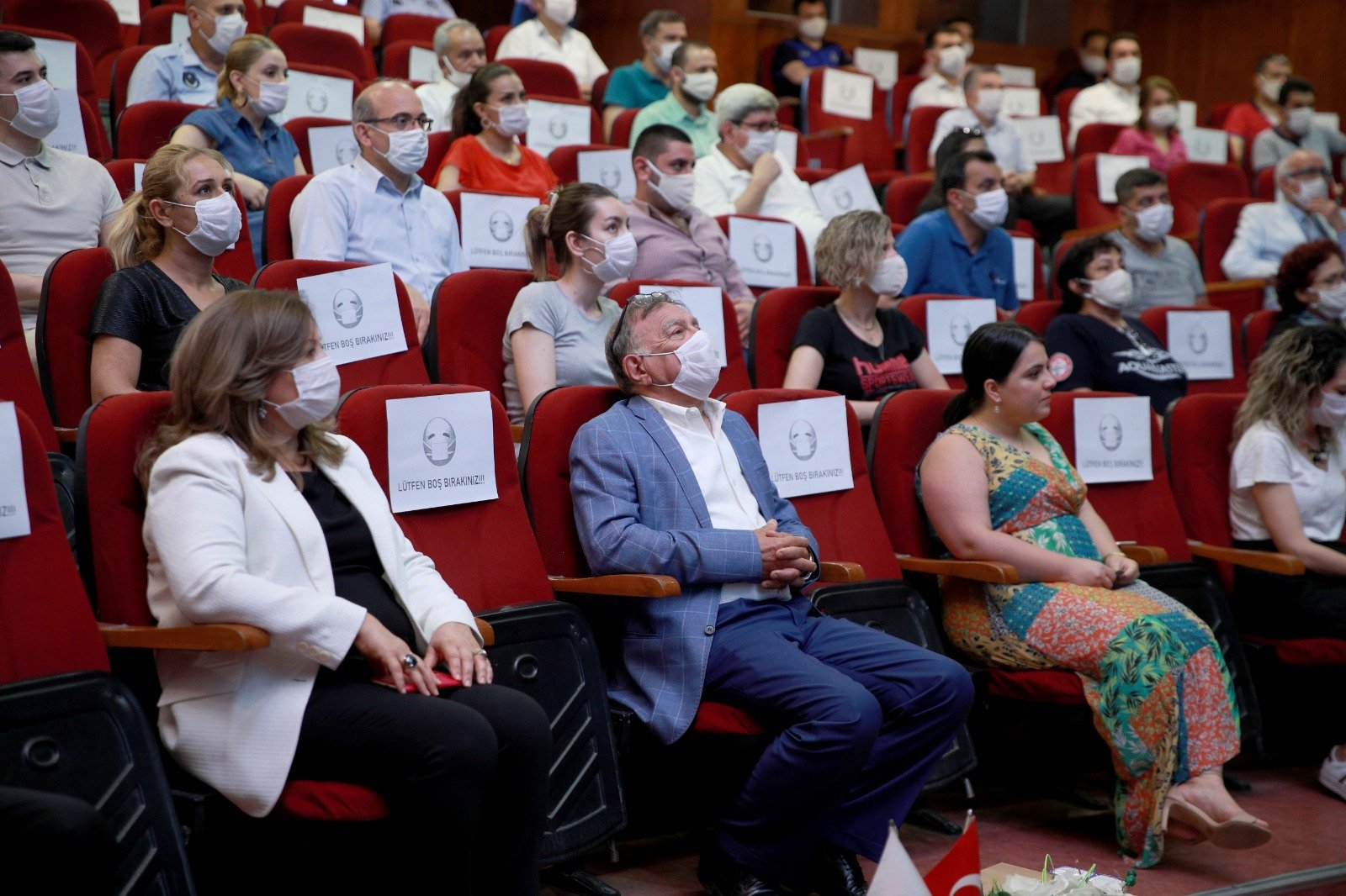 Seyhan'da 'Sosyal Mesafeli' bayramlaşma