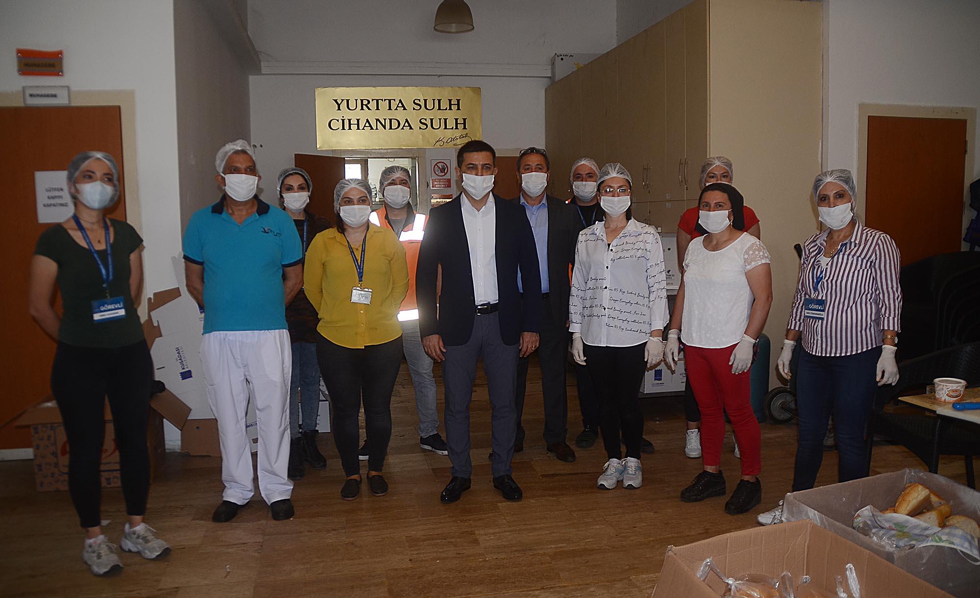 Kuşadası Belediyesi'nden 60 günde 27 bin sıcak çorba