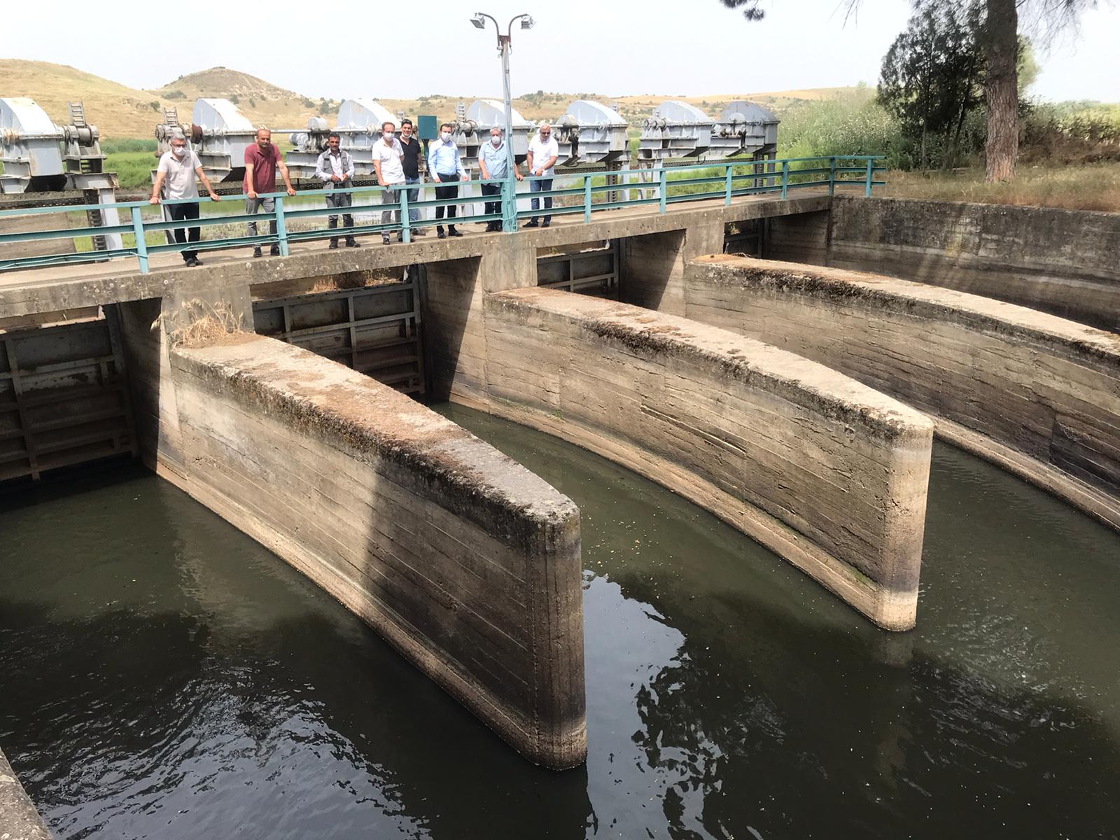 'Gediz Nehri'nden pis kokular yükseliyor'