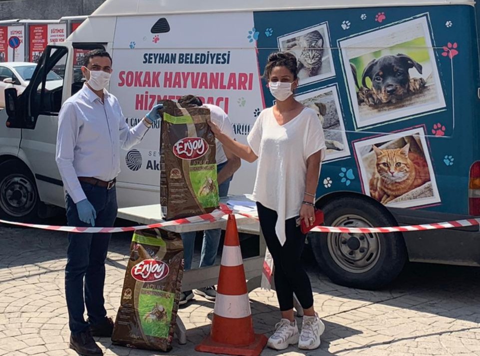 Seyhan, sokak hayvanlarına sahip çıkıyor