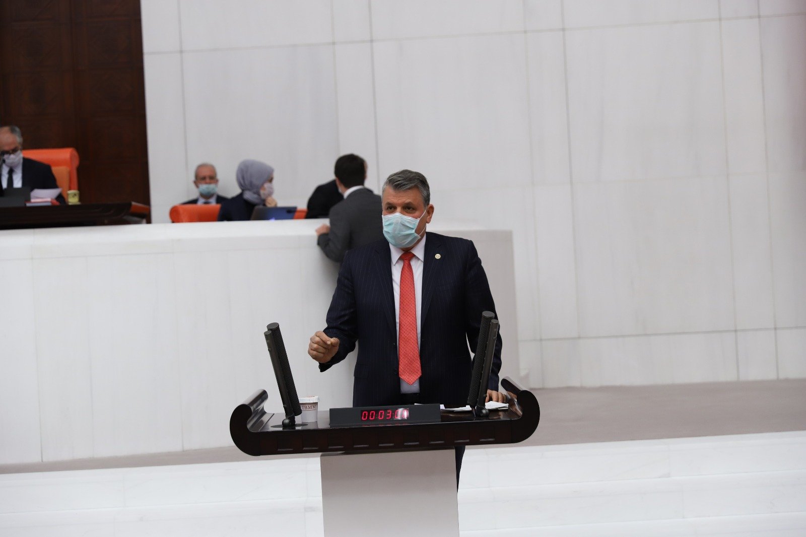 Ayhan Barut, narenciye ve zeytin üreticilerinin feryadını Meclis'e taşıdı