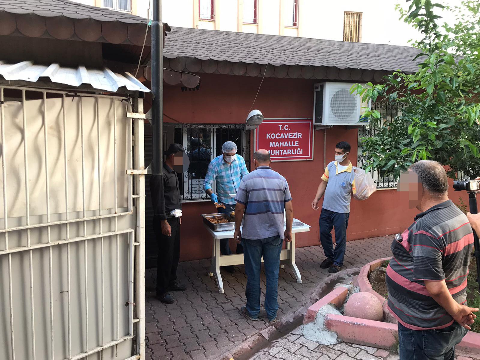 Seyhan'dan yoksul ve kimsesizlere sıcak yemek