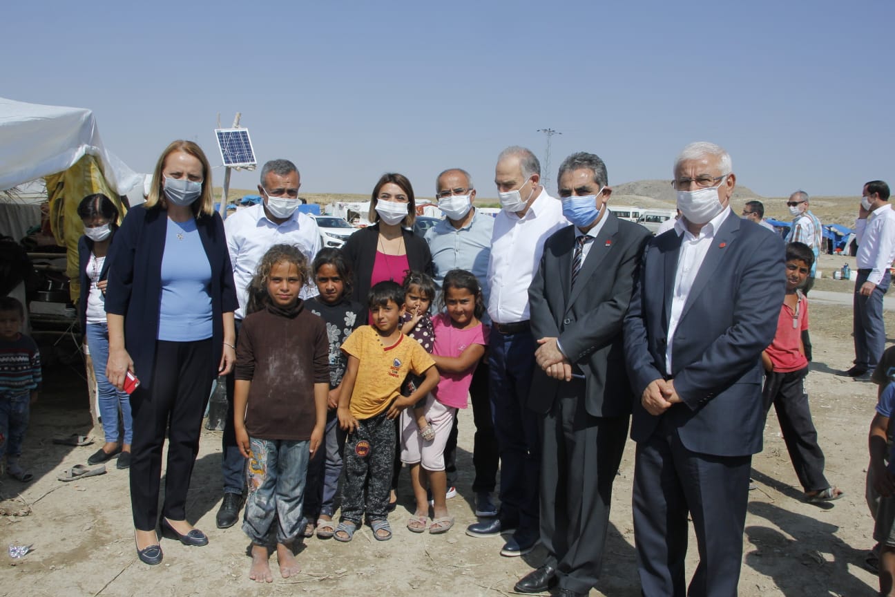 CHP heyeti kum fırtınasının vurduğu Polatlı'da