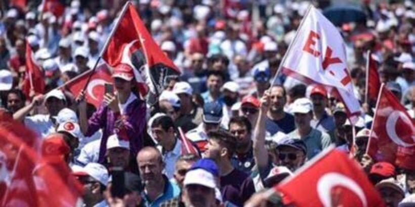 EYT'lilerden torba yasaya tepki!