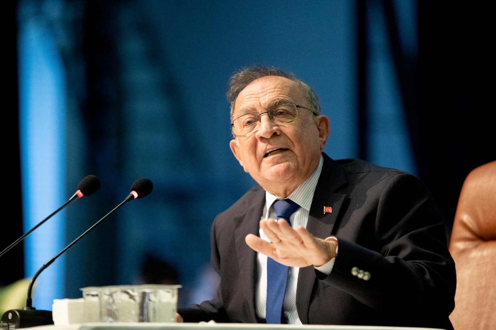 Başkan Akay, deprem öncesi ve sonrası önlemleri aktardı