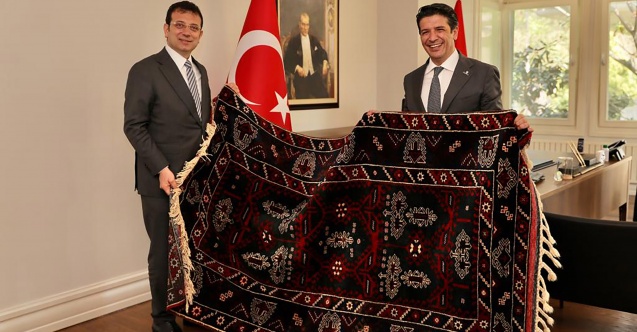 Başkan Genç'ten İmamoğlu'na Döşemealtı halısı