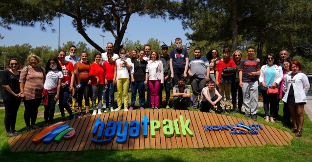 Özel çocuklar Hayatpark’ta çim ekti