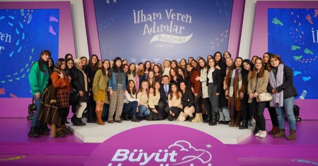 1000 kız öğrenciye "Büyüt Hayallerini" bursu