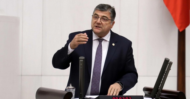 “Bütçede eğitime ayrılan pay sürekli düşüyor!”