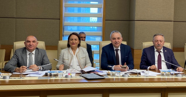 "AKP Meclis'i oyalıyor, EYT’yi getirmiyor!"