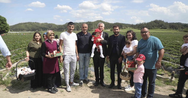 Başkan Zeydan Karalar, bayramda köy köy gezdi, halkla buluştu