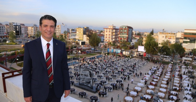 Döşemealtı Kent Meydanı’nda 5 bin kişiyle iftar