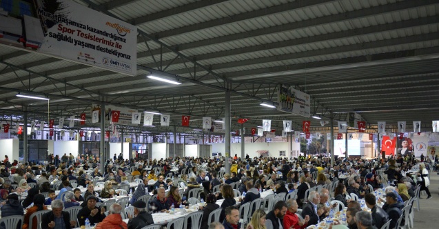 Muratpaşa’nın mahalle iftarları devam ediyor