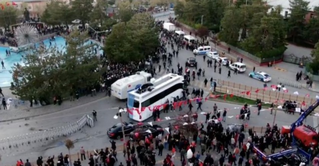 Ekrem İmamoğlu'nun mitingine saldırı