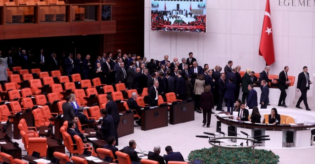 AKP'den yeni yerel yönetim yasası sinyali