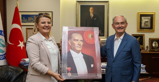 Başkan Büyükerşen'e "Başarı Ödülü"