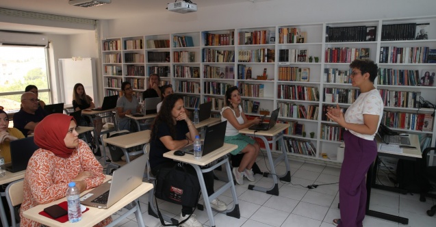 Çiğli Belediyesi’nden Kadınlara Dijital Okuryazarlık Desteği