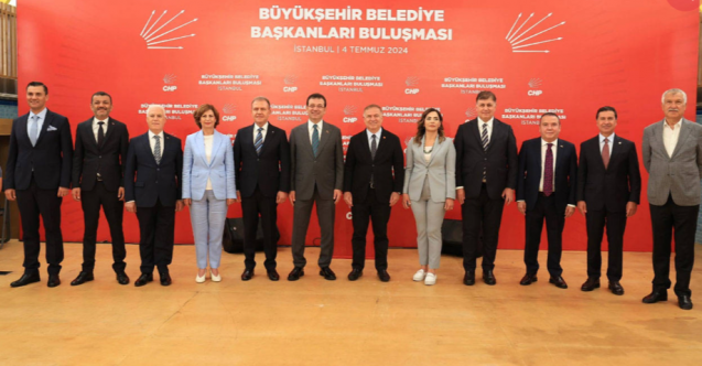 CHP'li büyükşehir belediye başkanları bir araya geldi