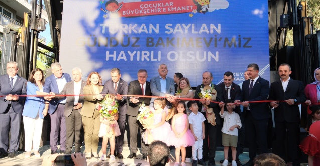 Adana'da coşkulu açılış töreni