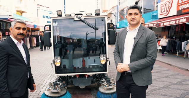 Ataşehir'de süpürme araçları hizmete başladı
