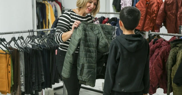 Konak’ın Giysi Market’inde Kış Dayanışması