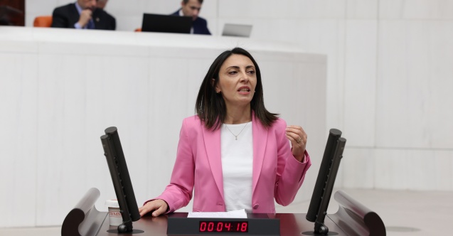 “Yandaş müteahhitler yukarıda kalsın diye, milyonlarca vatandaşımız aşağıda çalışmaya mahkûm ediliyor"