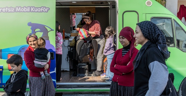 Mezitli Belediyesi'nin "Mobil Kuaför Aracı" yüreklere dokunuyor
