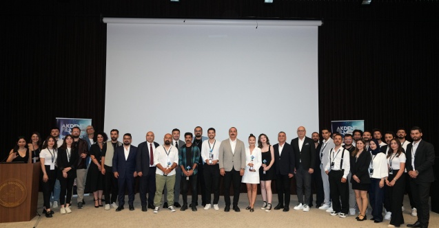 Birincilik ödülü Cem Kotan'a verildi