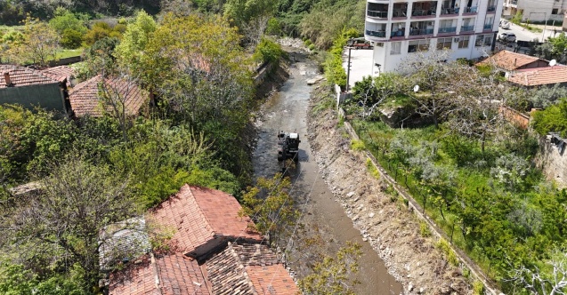 İzmir'de körfezle buluşan derelerde temizlik harekâtı