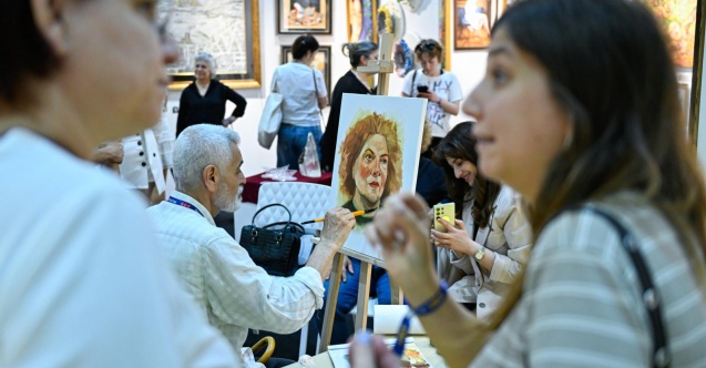 İzmir’de sanat ve antika fuarına yoğun ilgi