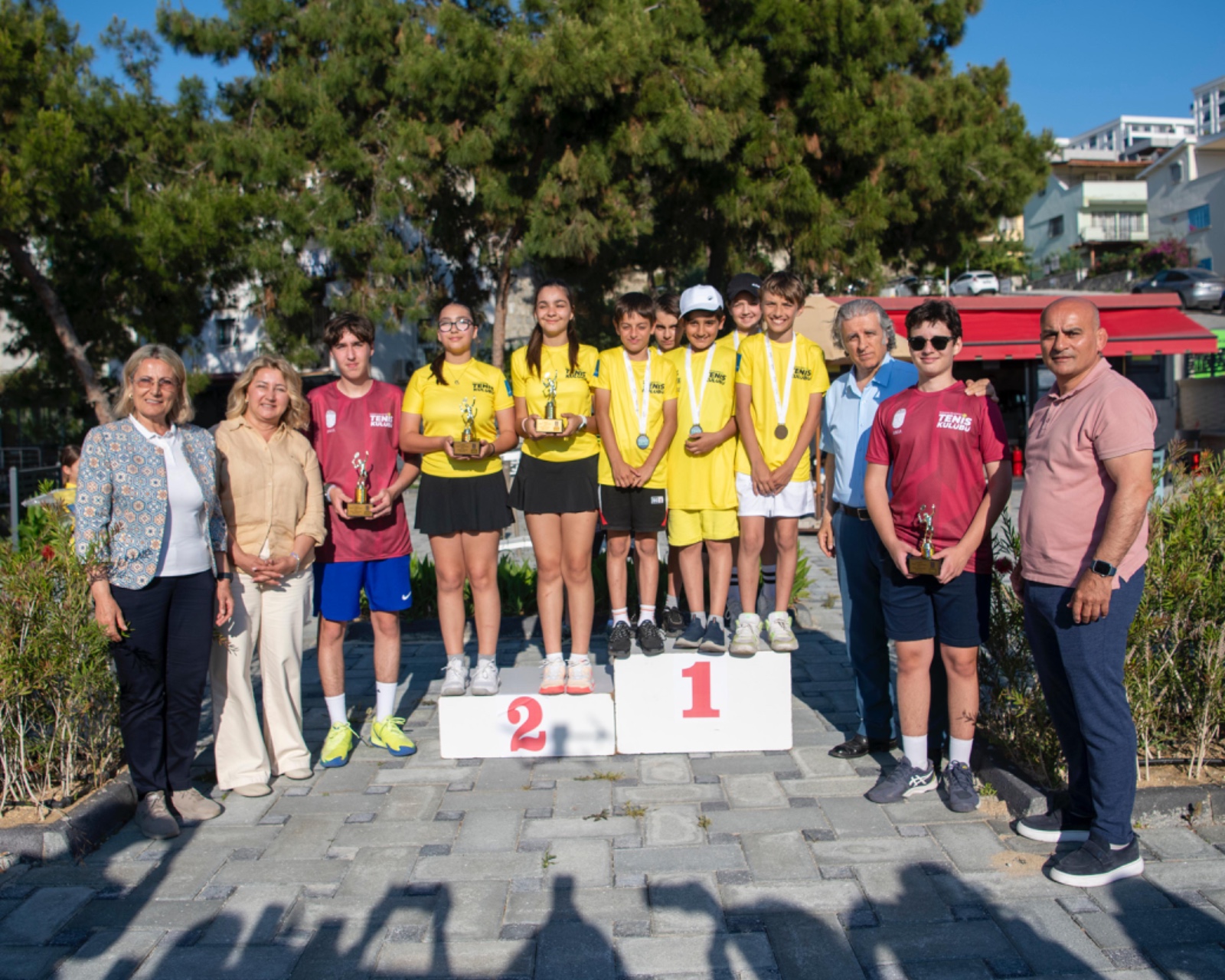 Kuşadası tenis kulübünde 19 Mayıs turnuvası