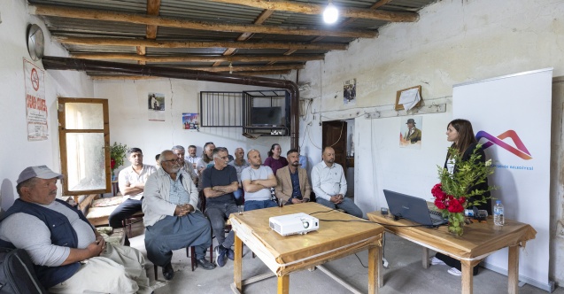 Mersinli üreticiler Büyükşehir'le bilinçleniyor