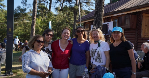 Balıkesir’de emekliler Büyükşehir’in pikniğinde buluştu