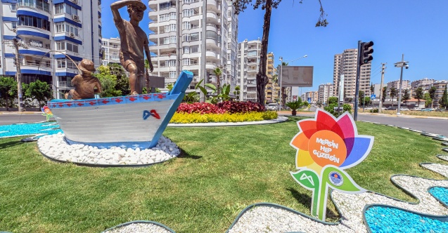 Büyükşehir, Mersin'i çiçeklerle süsledi