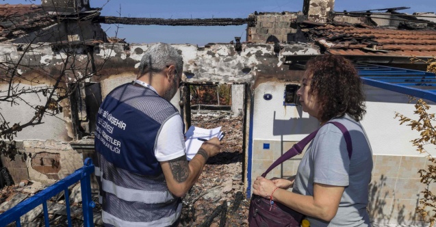İzmir Büyükşehir Belediyesi saha ekipleri yangının yaralarını sarıyor