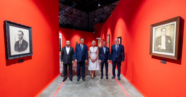 Atatürk ve Refik Anadol sergileri İzmirliler ile buluşuyor