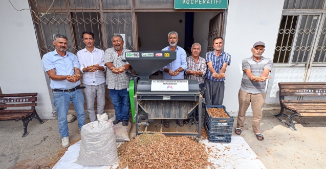 Mersin Büyükşehir üreticinin yüzünü güldürmeye devam ediyor