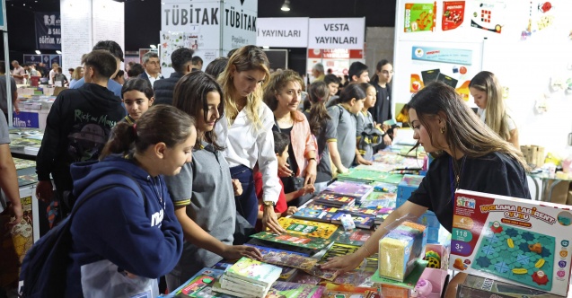 Antalya Kitap Fuarı’na öğrencilerden yoğun ilgi