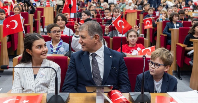 Başkan Tugay gençleri ve çocukları ağırladı
