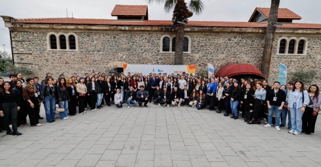 “İzmir Seninle” gönüllü mentörlerini arıyor