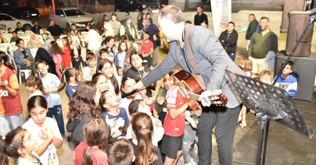 Karşıyaka ve Esentepe’de “Sahne Kepez” coşkusu