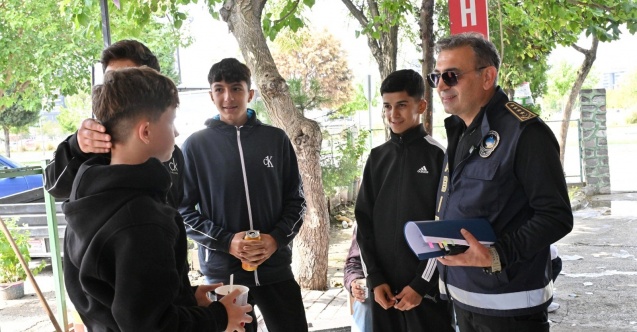 Manisa'da Okul Önlerinde Seyyar Satıcı Denetimi