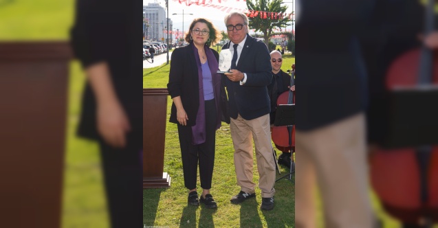 Gazeteci Korcan Karar’ın “Anıtkabir” sergisi İzmir’de açıldı